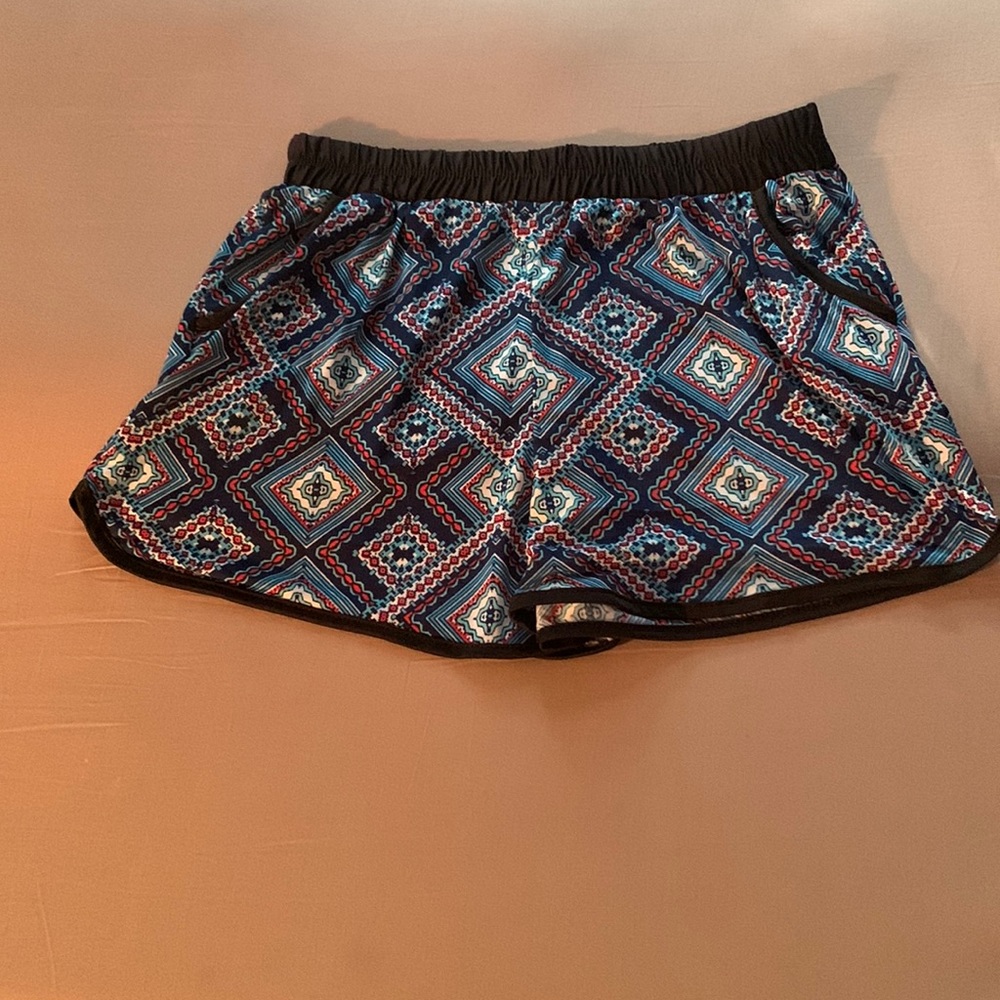 Selling shorts in very good condition any questions feel free to ask 😊